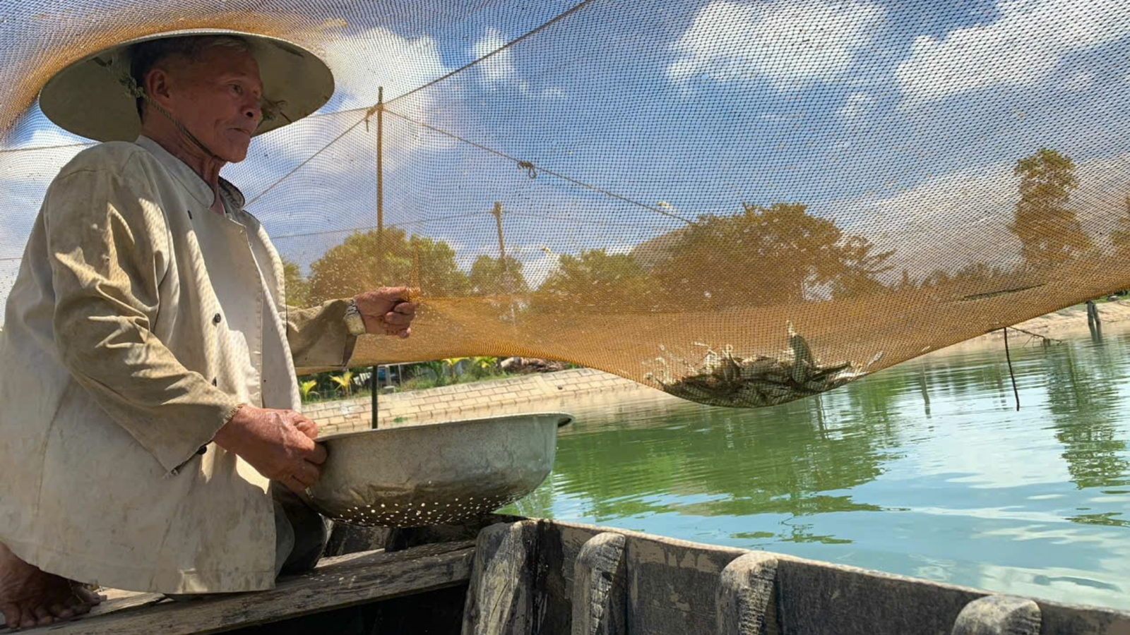 Thả Rớ Chồ – Traditional Net Fishing on the Hoi An River (2)